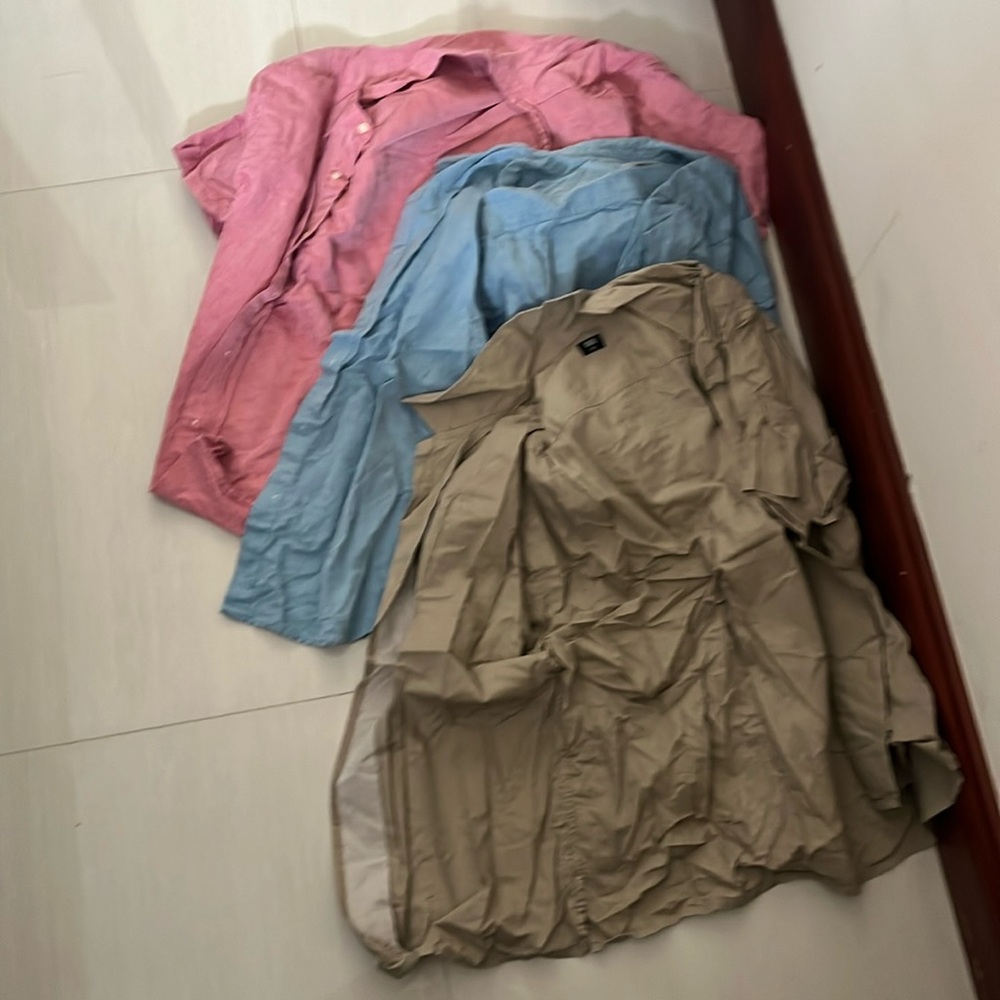 UNIQLO / PINK / BLUE / BEIGE / REFRESHING BUTTON T SHIRT